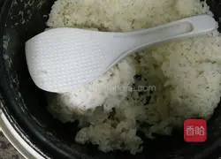 Illustration of how to make egg fried rice 3