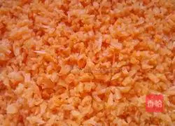 Illustration of making steamed stuffed buns with carrot and egg stuffing 1