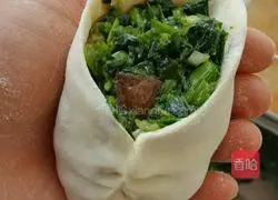 Illustration of how to make cabbage and pork buns 9