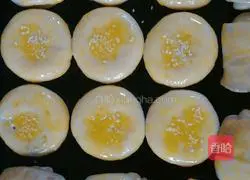 Illustration of how to make peanut-filled pancakes 6