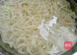 Illustration of how to make fried noodles with soy sauce 3