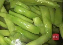 Illustration of how to make lentil and pork pie 2