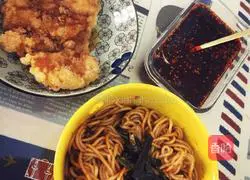 Illustration of how to make noodles with scallion oil 8