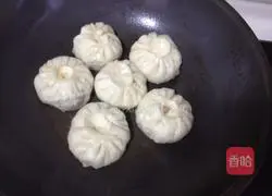 Illustration of how to make pan-fried buns 13