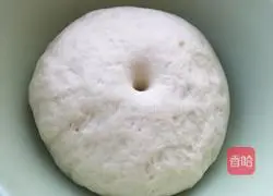 Illustration of how to make goldfish steamed buns 2