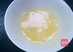Illustration of how to make egg pancakes 1