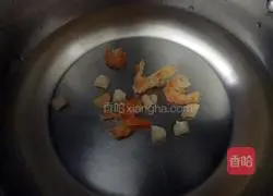 Illustration of how to make noodles with ham and sand tea sauce 3