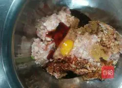 Illustration of how to make wontons 4