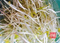 Illustration of how to make silver bud meatball fried noodles 2