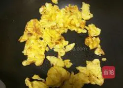 Illustration of how to make ham and egg fried rice 1