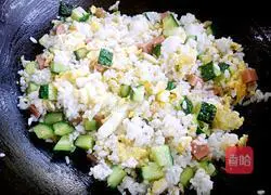 Illustration of how to make mustard fried rice 7