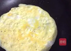 Illustration of how to make fried noodles with mung bean sprouts 4