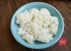 Illustration of how to make spicy fried rice 3