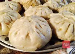 Illustration of how to make mutton and pumpkin buns 8