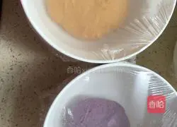 Illustration of how to make rainbow cake 9