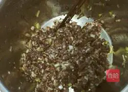 Illustration of how to make chrysanthemum meat buns 3