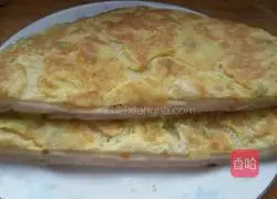 Pancakes stuck with eggs.Illustration of how to make them 7