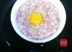 Illustration of how to make egg patties 7