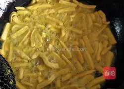 Illustration of how to make homemade farm noodles 10