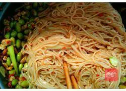 Fresh bean fried noodles recipe 4