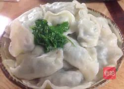 Illustration of how to make coriander dumplings 14