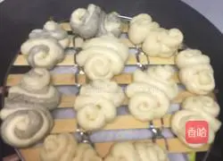 Illustration of how to make butterfly steamed buns 18