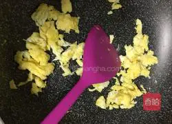 Illustration of how to make mushroom golden egg fried rice 6