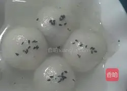 Illustration of how to make sweet-scented osmanthus, black sesame and lard dumplings 10