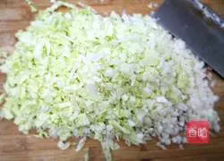 Leftover cabbage Illustration of how to make meat buns 1