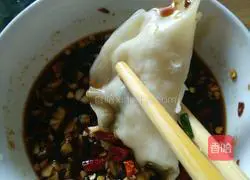 Illustration of how to make egg and vermicelli dumplings 9