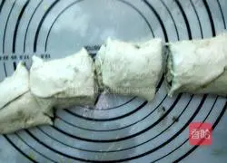 Illustration of making dregs of sesame cakes 7