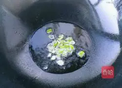 Illustration of how to make fried cabbage pancakes 5