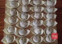 Illustration of how to make cabbage and pork dumplings 6