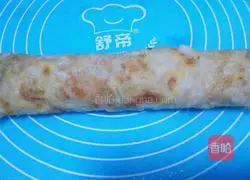 Illustration of how to make shredded potato and egg burritos 18