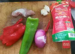 Illustration of how to make Xinjiang fried noodles 1