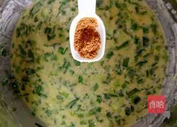 Illustration of how to make chive egg pancake 11