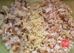 Chives and seafood buns.Recipe 2