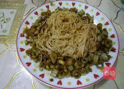 Illustration of making kidney bean noodles 9