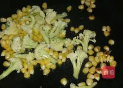 Illustration of how to make egg fried rice 2