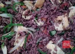 Illustration of how to make colorful sausage fried rice 7