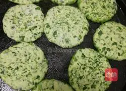 Illustration of how to make crispy and delicious spinach pancakes 9