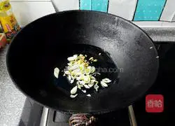 Illustration of how to make four fresh fried pancakes at home 3