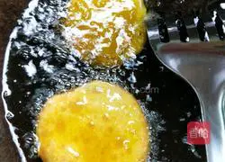 Illustration of how to make fried sweet potato cakes 6