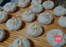 Illustration of how to make pork and fennel stuffed buns 9