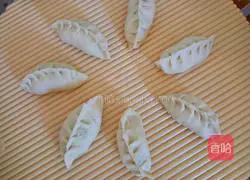 Illustration of making wheat buns 12