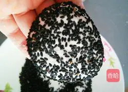 Red bean filling sesame cake Illustration of how to do it 9