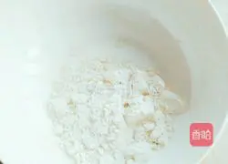 Illustration of how to make fried dumplings, wild rice and fresh meat dumplings 7