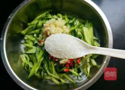 Illustration of how to make spicy and sour vermicelli 7