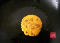 Illustration of how to make sweet potato pancakes 11