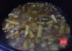Illustration of how to make potato stewed rice 9